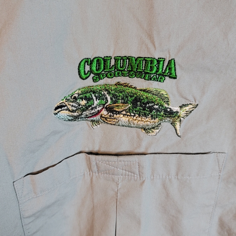 Columbia PFG Pull Over with Embroidered Large Mouth Bass Men's Size Large - Picture 2 of 9